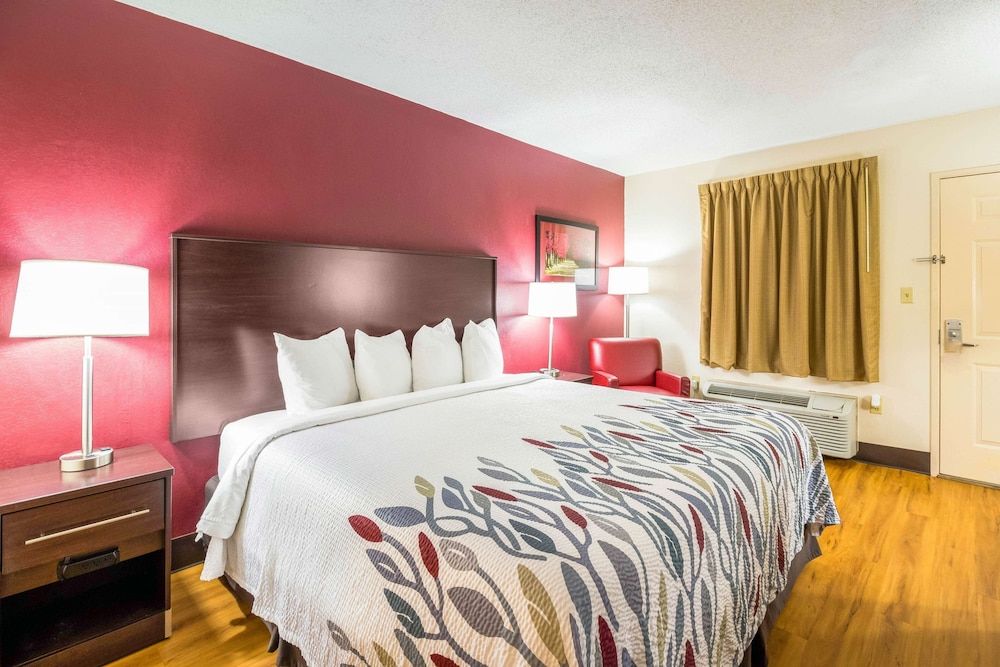 Red Roof Inn Clarksville - photo 13