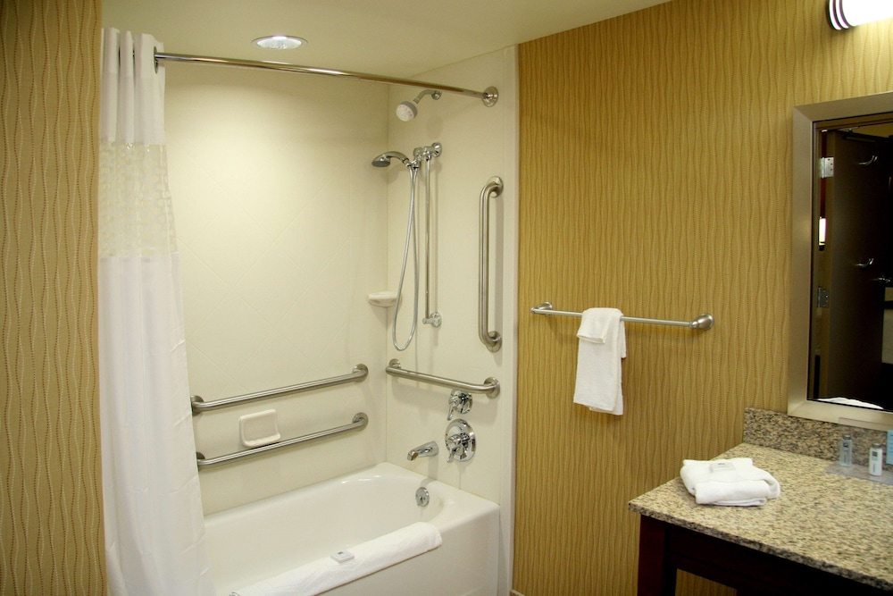 Hampton Inn Waynesburg - photo 35