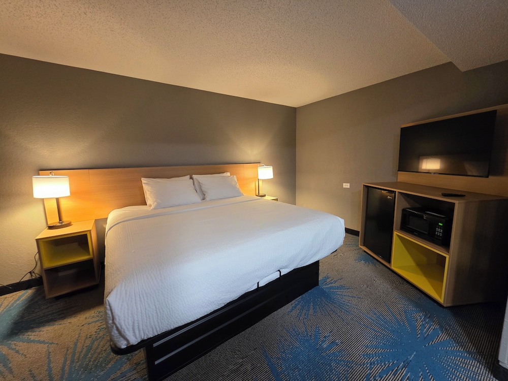 Rodeway Inn Waukegan Gurnee - photo 9