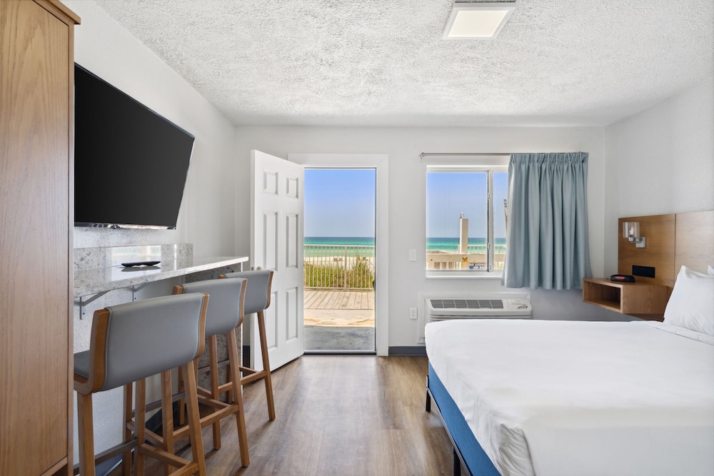 Sugar Sands Beachfront Hotel a By The Sea Resort - photo 12
