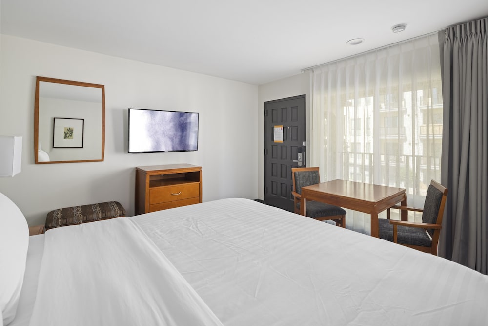 Vagabond Inn Glendale - photo 6