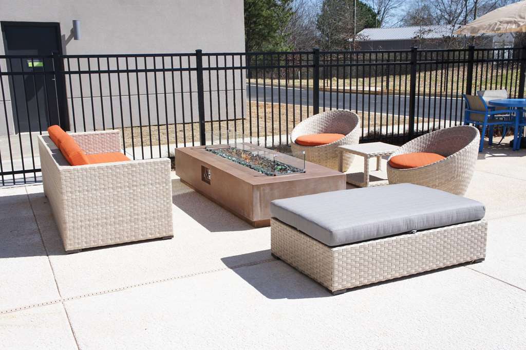 La Quinta Inn & Suites by Wyndham Braselton - photo 15