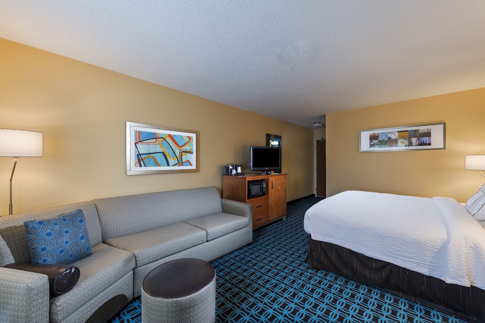 Fairfield Inn & Suites by Marriott St Petersburg Clearwater - photo 5