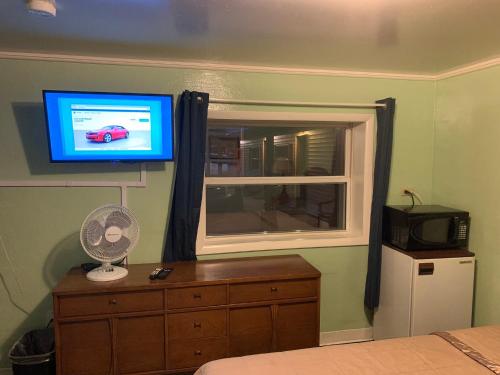 Tour Inn Motel - photo 11