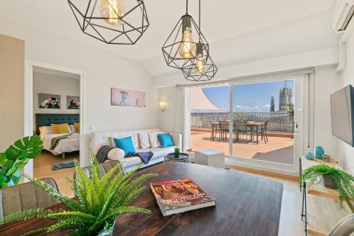 Tendency Apartments Sagrada Familia Penthouse — 4-Star Luxury Hotel in Barcelona, Spain
