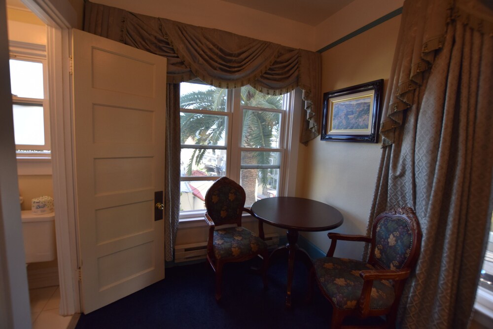 Studio 9 Hotel Catalina - photo 10