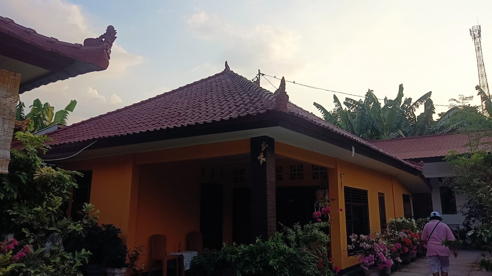Hotel O Bagas Homestay Near Dwh Bilebante in Mataram, Indonesia