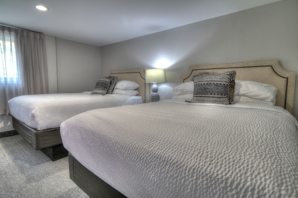 River Edge Inn - photo 21