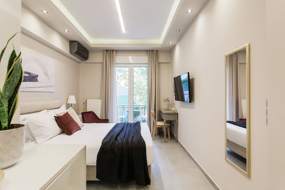 Tranquil Studio in Pangrati Athens Center — 4-Star Luxury Hotel in Athens, Greece