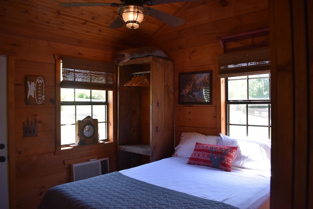 Bear Creek Lodge Cabin Resort - photo 25