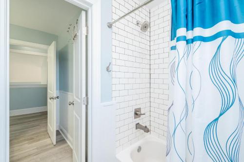 SeaSide by Oak Island Accommodations - photo 6