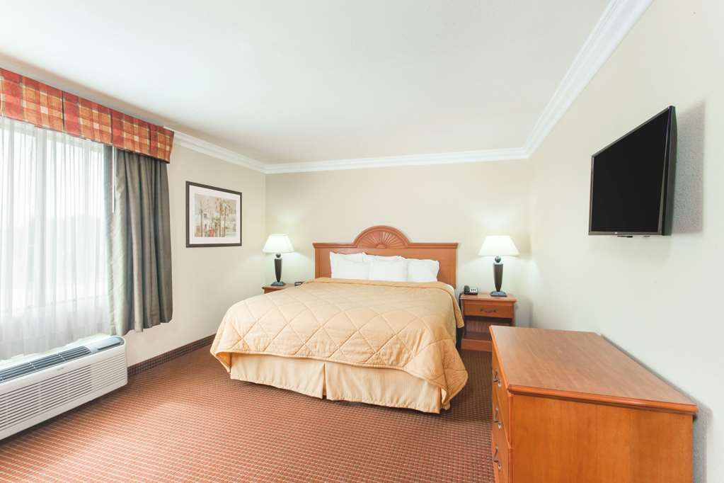 Days Inn by Wyndham Carlsbad - photo 27