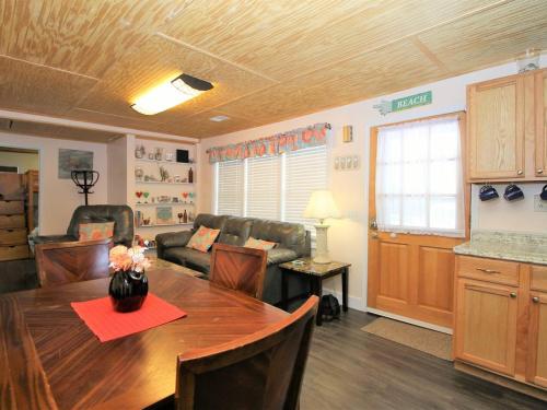 E Huron 401 - photo 18