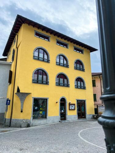 El Rocol - carbon neutral hotel in Vezza D'oglio