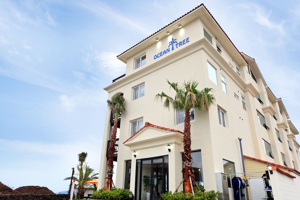 Ocean Tree - carbon neutral hotel in Seogwipo