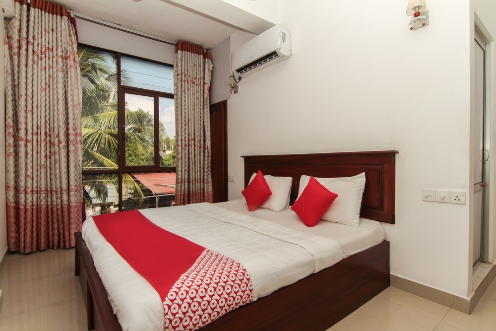 OYO 125 Hotel Remaco in Minuwangoda, Sri Lanka