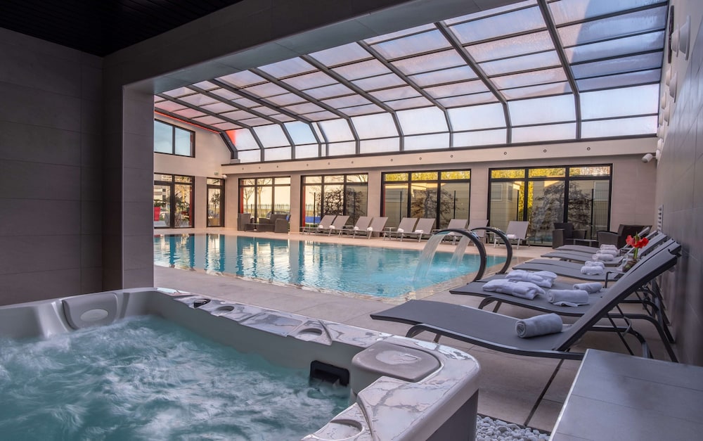 Kyriad Prestige Lyon Est Saint Priest Eurexpo Hotel and Spa - carbon neutral hotel in Saint-Priest