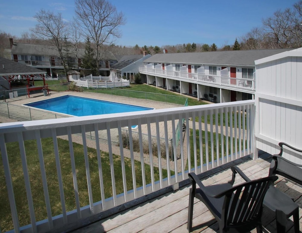 Rhumb Line Resort - photo 16