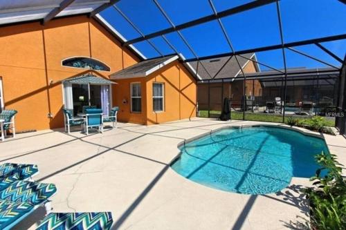 #480 Fabulous 3 bed villa with south facing pool and great privacy — 4-Star Luxury Hotel in Davenport, United States