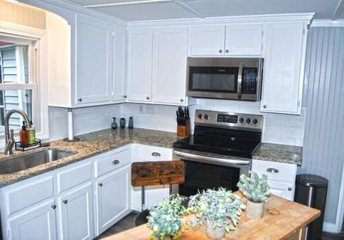 2 Bedroom With Queen Sofa Sleeper — 4-Star Luxury Hotel in Nashua, United States
