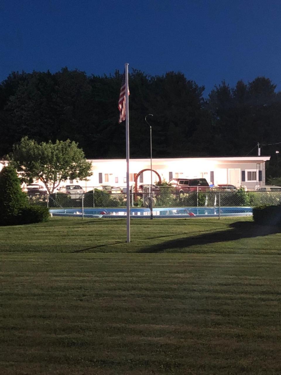 The Saco Motel - photo 2