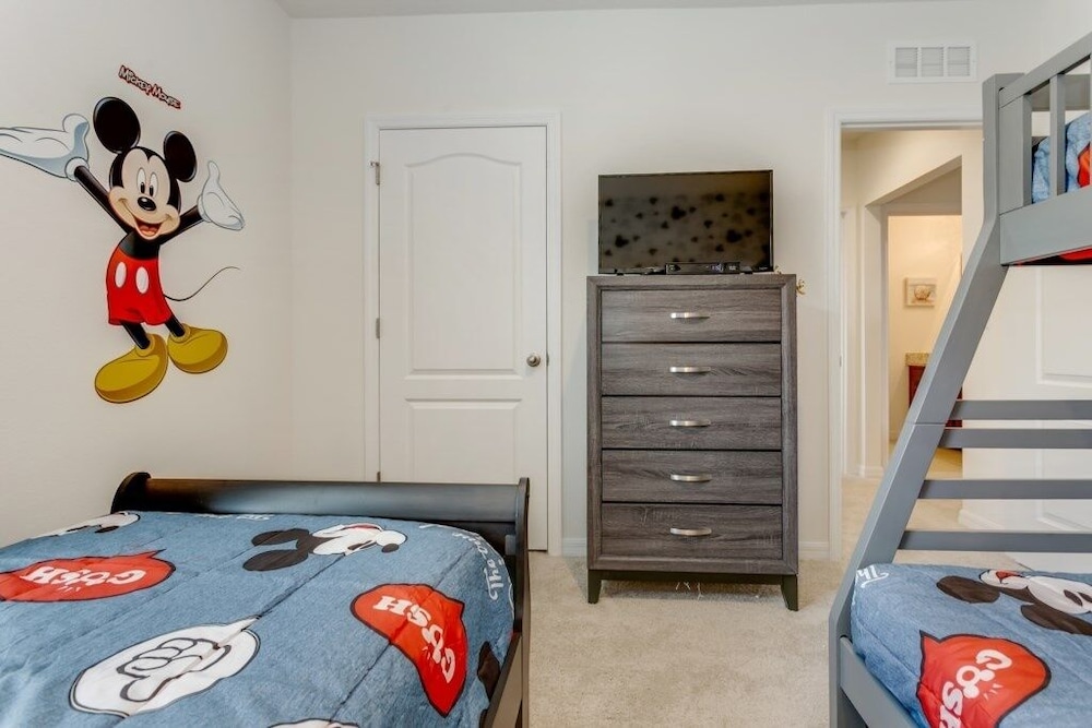 Amazing 7 Bedroom Solterra New Resort Home 7 Villa by Redawning - photo 13