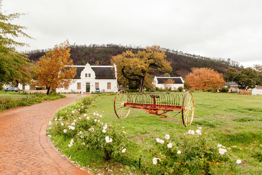 Basse Provence Guest House — 4-Star Luxury Hotel in Paarl, South Africa