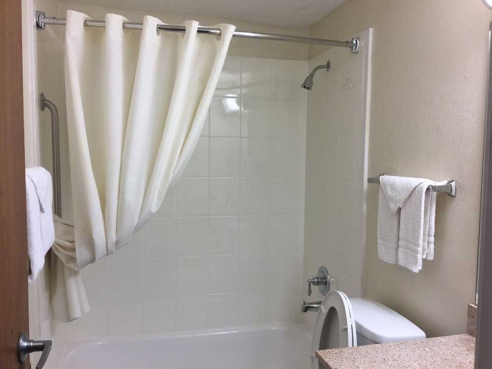 Americas Best Value Inn Jefferson City - photo 36
