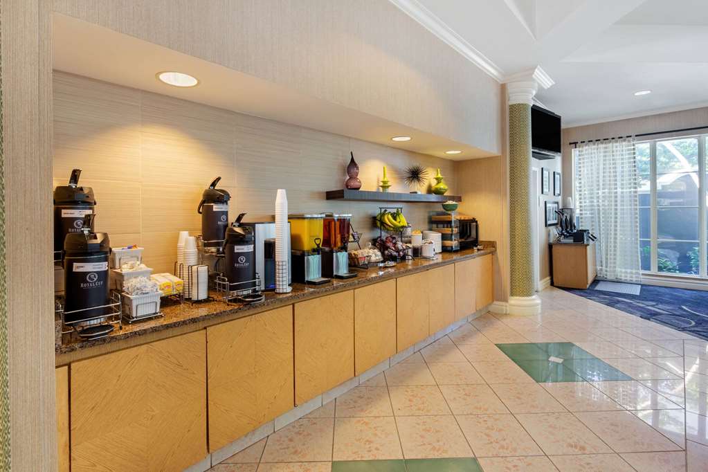 La Quinta Inn & Suites by Wyndham Ft. Lauderdale Plantation - photo 27