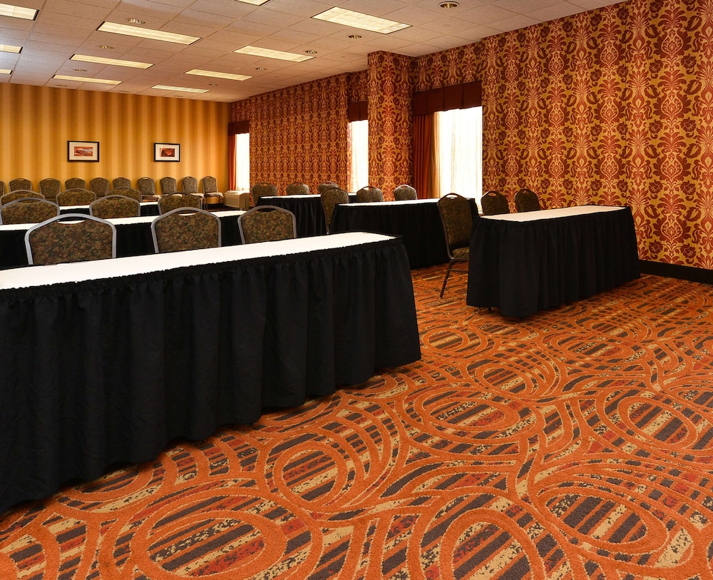 Hampton Inn Chicago Carol Stream - photo 34
