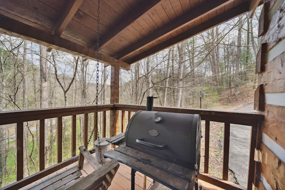 A Lover's Paradise 1 Bedroom Cabin Heavenly Views Resort - photo 18