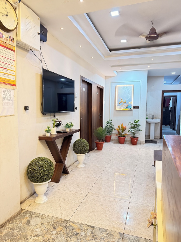 Hotel Raghuveera Palace — hotel in Ujjain