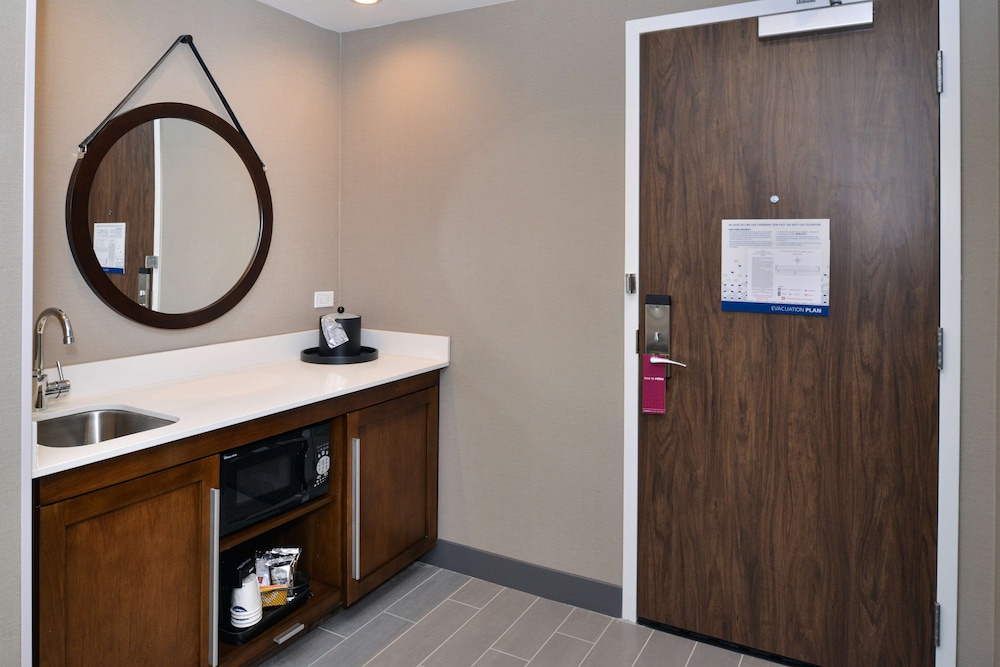 Hampton Inn & Suites Adrian - photo 33