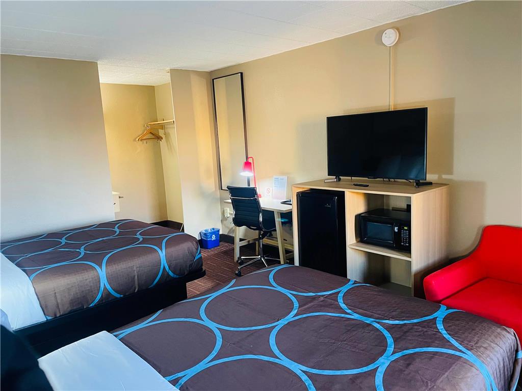 Super 8 by Wyndham Gloucester - photo 18