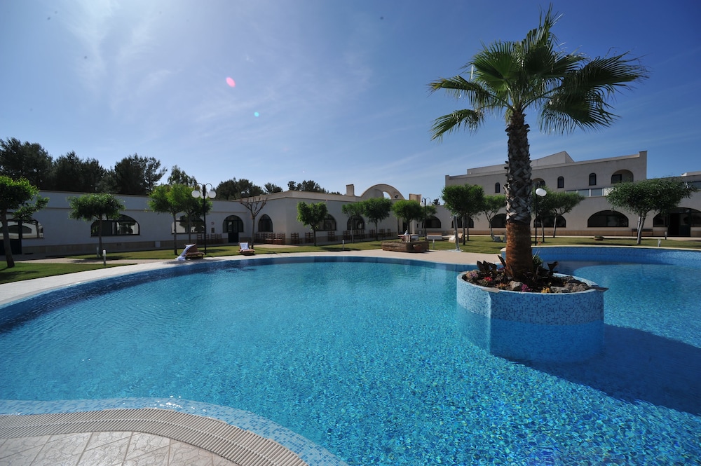Laurito Resort Spa — Oria