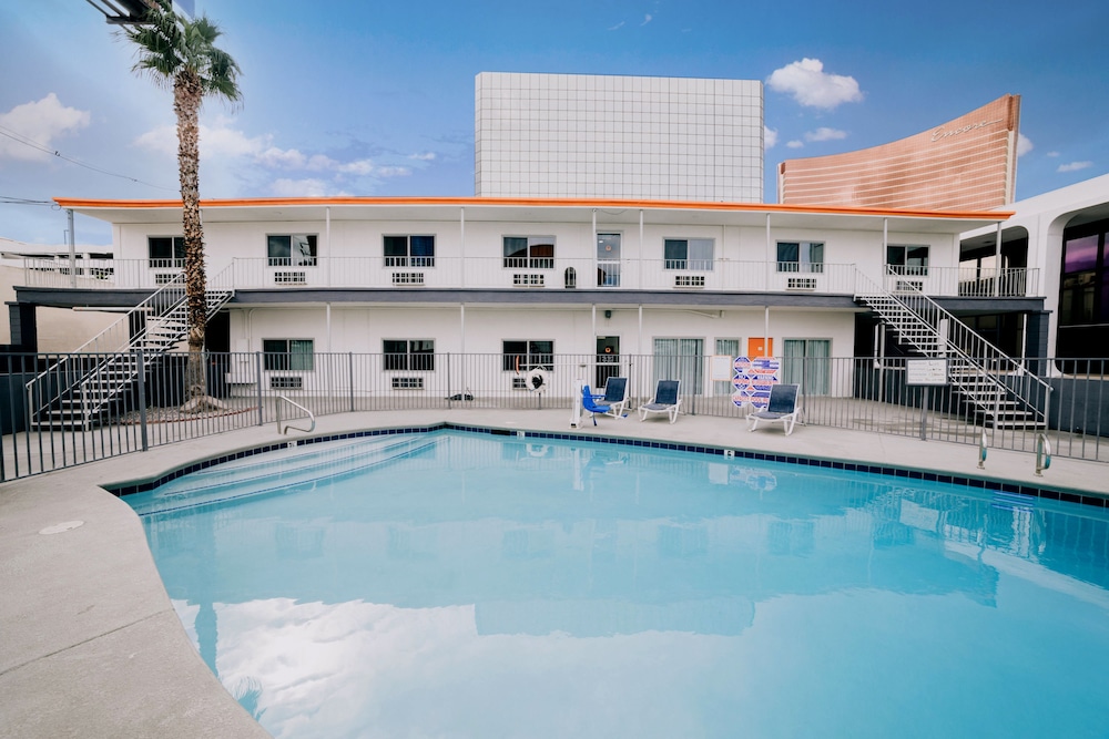 Siegel Select LV Strip Convention Center - photo 16