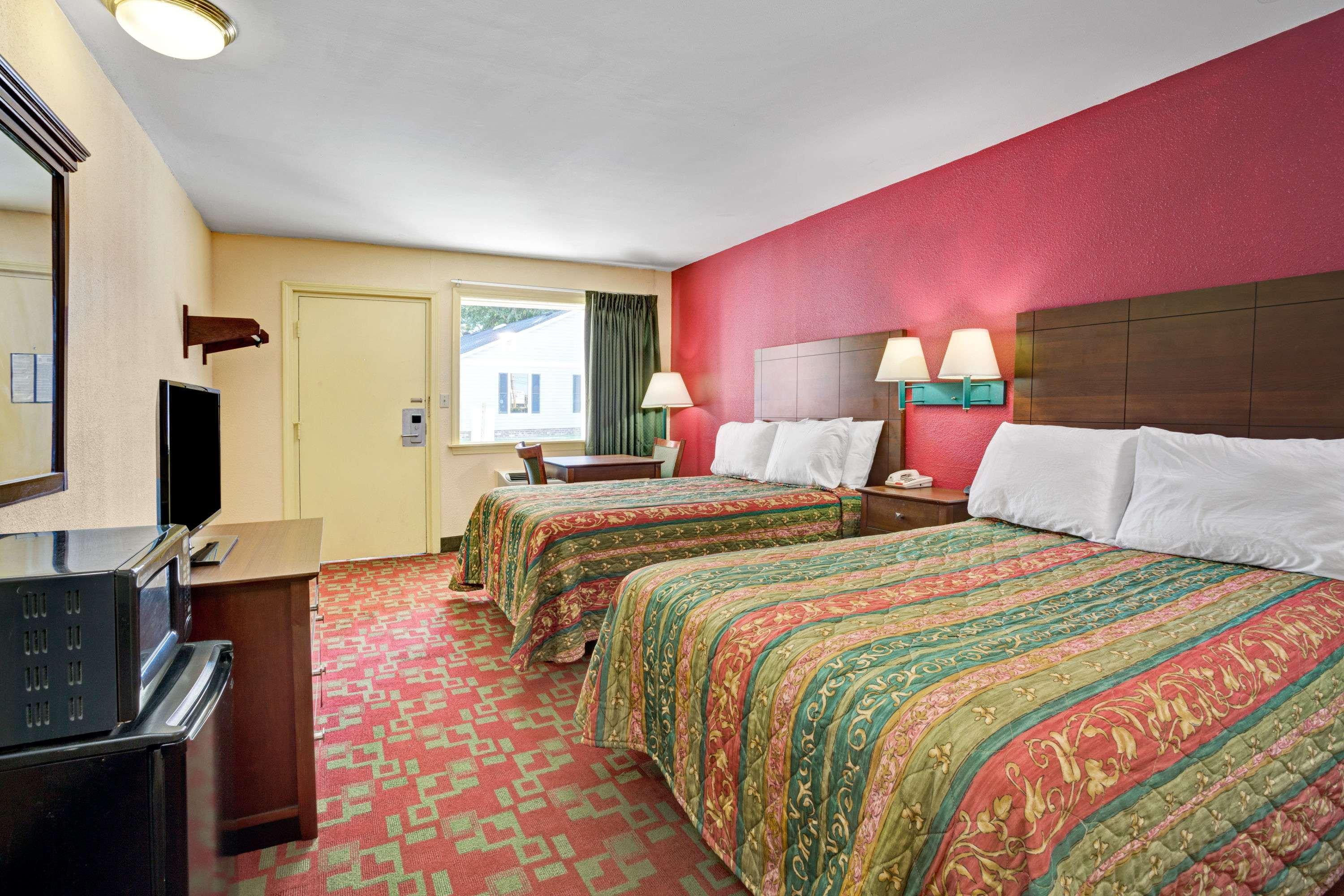 Days Inn by Wyndham Elizabeth City - photo 21