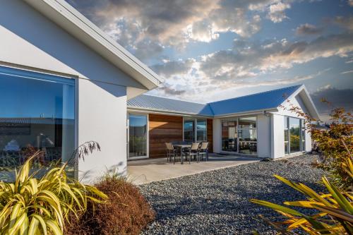 Tekapo Blue — 4-Star Luxury Hotel in Lake Tekapo, New Zealand