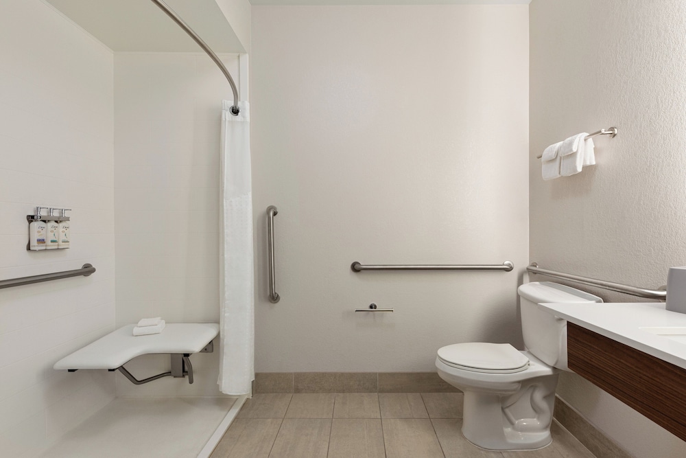 Holiday Inn Express Suites Lexington NwVineyard - photo 31