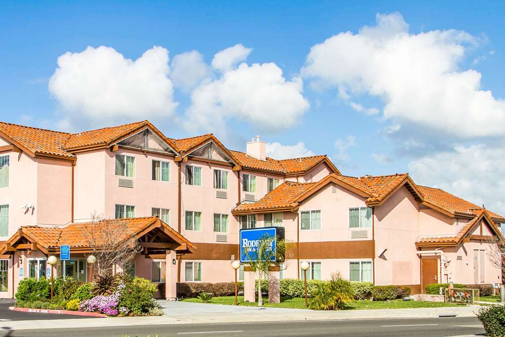 Rodeway Inn Suites — Hayward