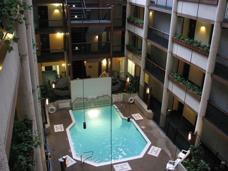 Quality Inn and Suites Downtown North - photo 7