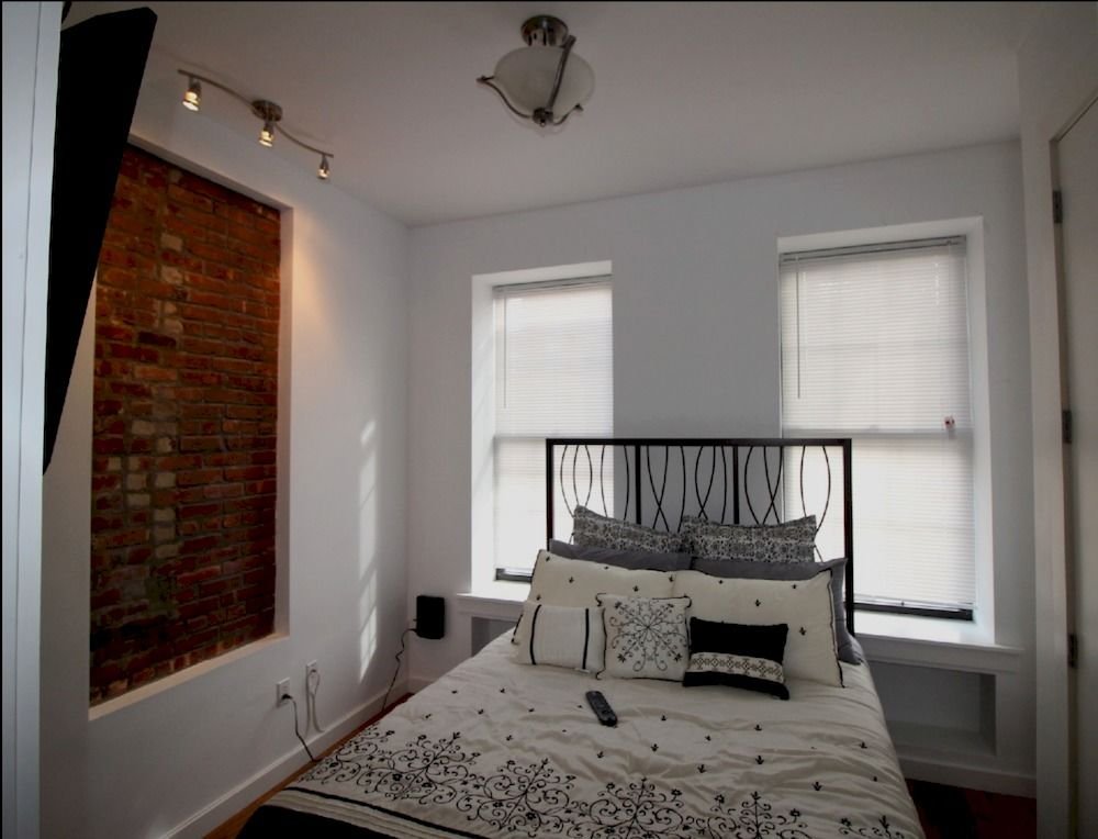 Cesar Suites at New York South in Williamsburg, United States