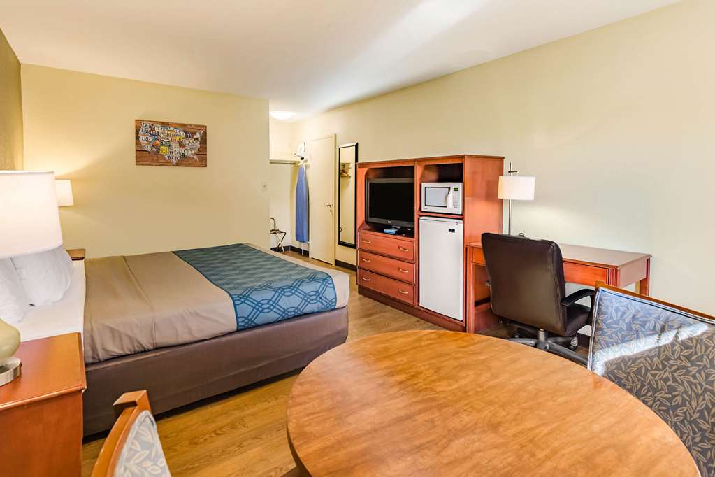 Econo Lodge Lexington Downtown near I 81 - photo 16