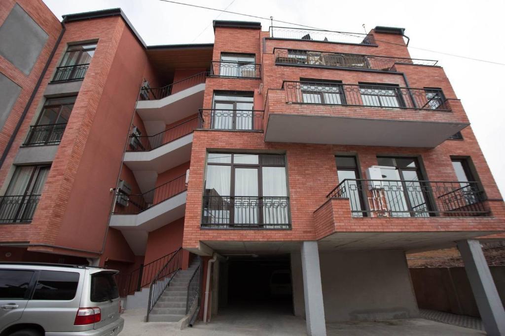 2BR Apt w terrace & stunning views