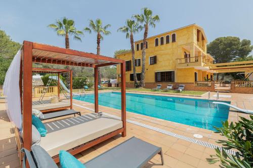 Villa Golf Sitges — 4-Star Luxury Hotel in Vilanova I La Geltru, Spain