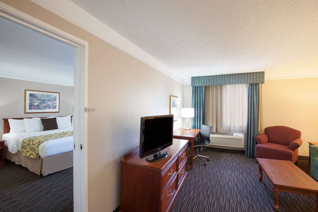Baymont by Wyndham Texarkana - photo 10
