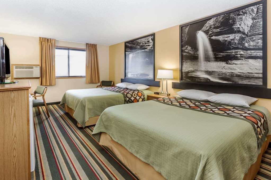 Super 8 by Wyndham Ottawa Starved Rock - photo 11