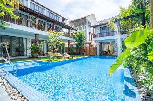 Vesta Gallery Villa above bookstore — 4-Star Luxury Hotel in Hoi An, Vietnam