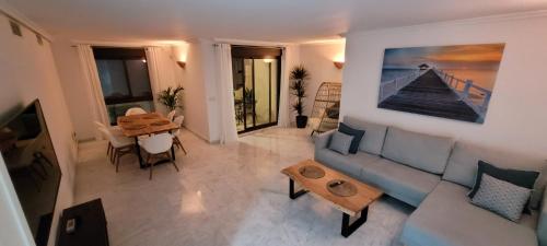 Luxury apartment in the heart of Moraira & 200mtrs from the sea — 4-Star Luxury Hotel in Moraira, Spain