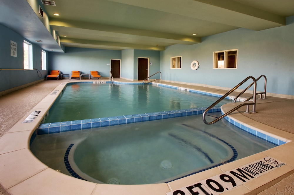 Holiday Inn Express Hotel & Suites Vernon College Area by IHG - photo 36